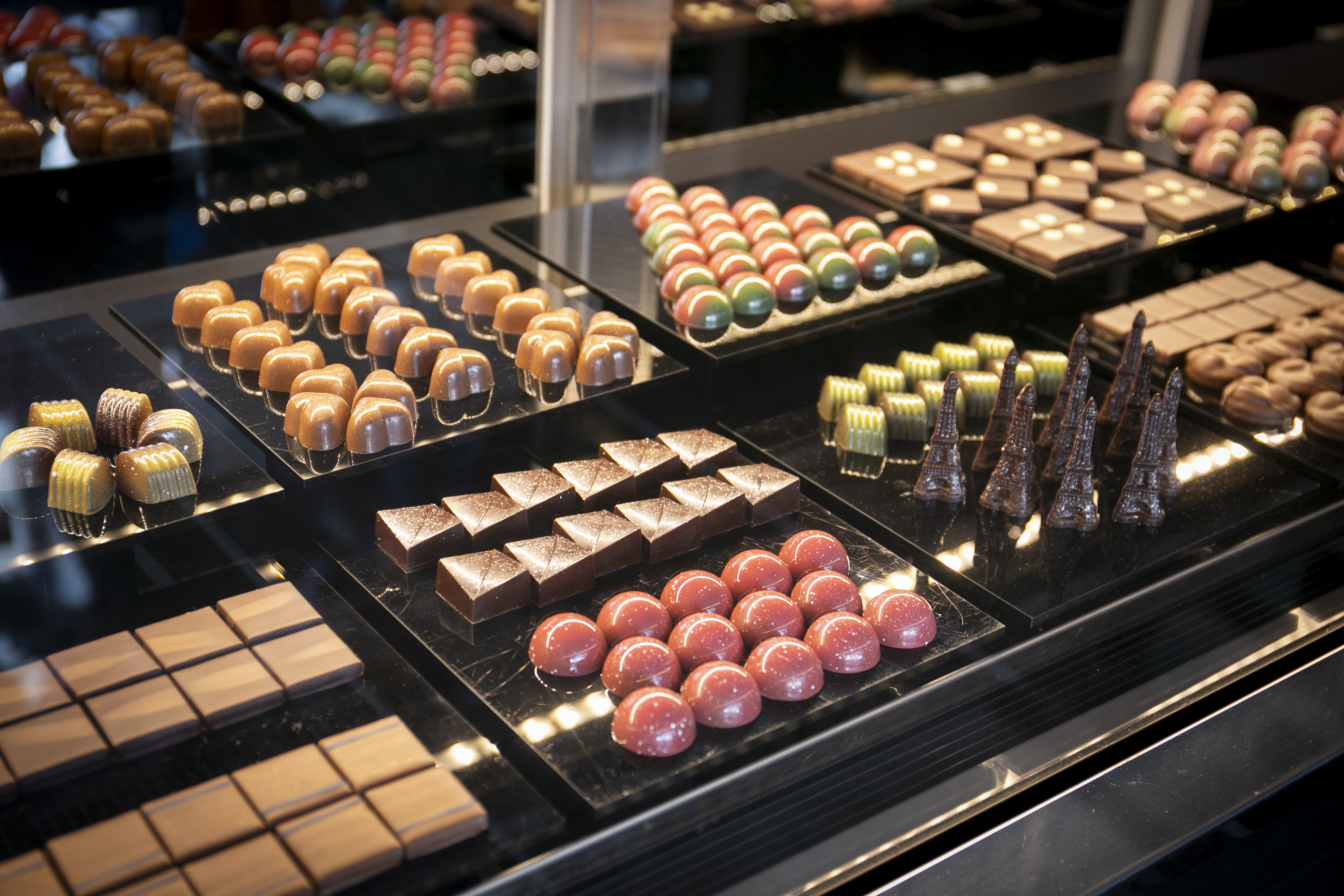 “世界の優れたショコラティエ100選”に選出された日本発の老舗ショコラティエ「サロンドロワイヤル」が、東京・銀座に旗艦店をオープン。のサブ画像6