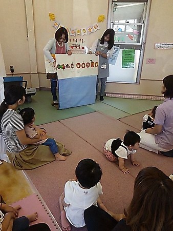 「ふるなび」で、愛知県幸田町が子どもたちに絵本の楽しさを伝えることを目的としたクラウドファンディングを開始し、わずか7日で目標金額達成！のサブ画像2_絵本読み聞かせの様子