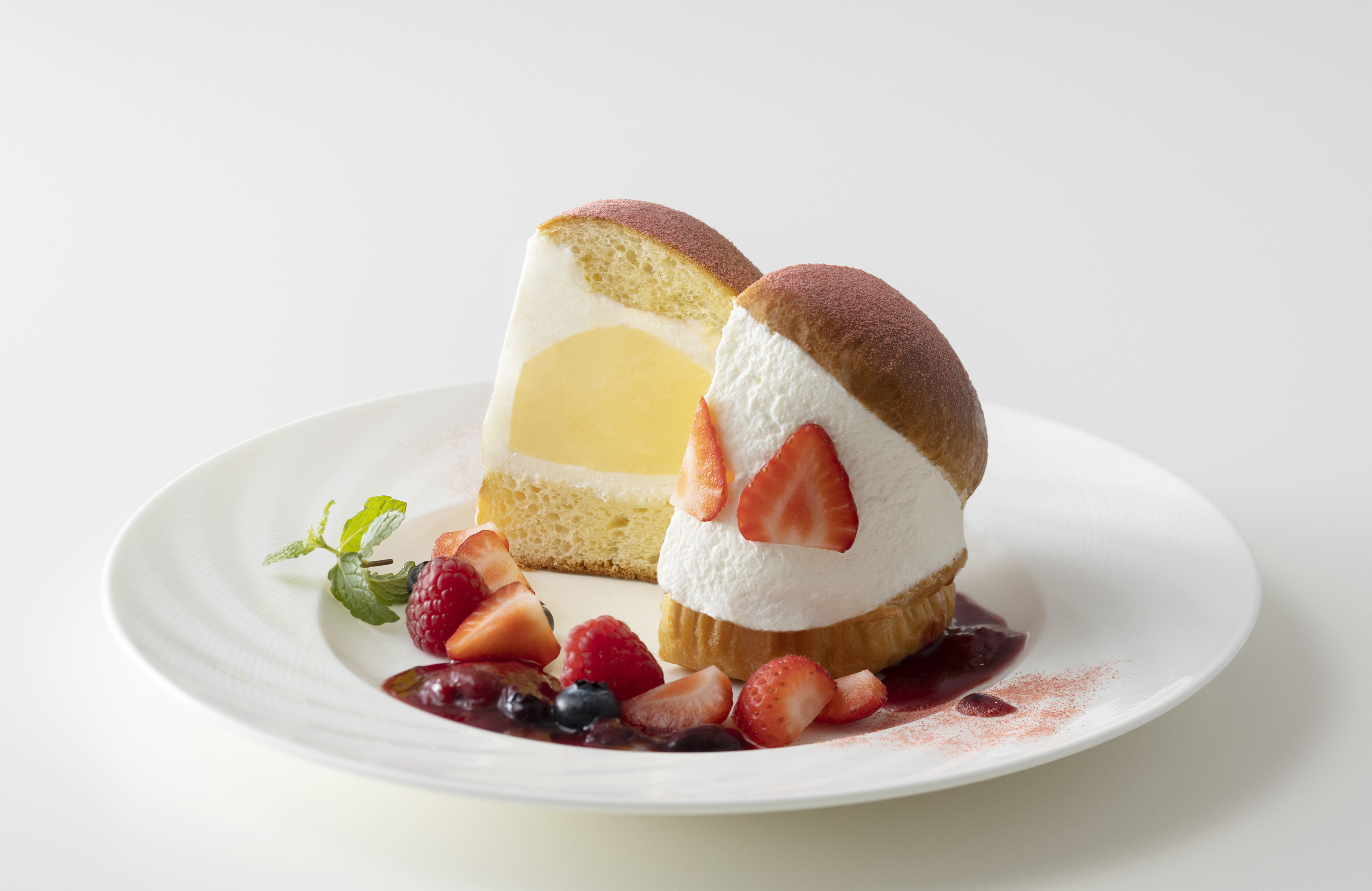 【札幌グランドホテル】トレンドスイーツをひんやり冷たく 「マリトッツォアイスクリーム いちご」新発売のサブ画像1