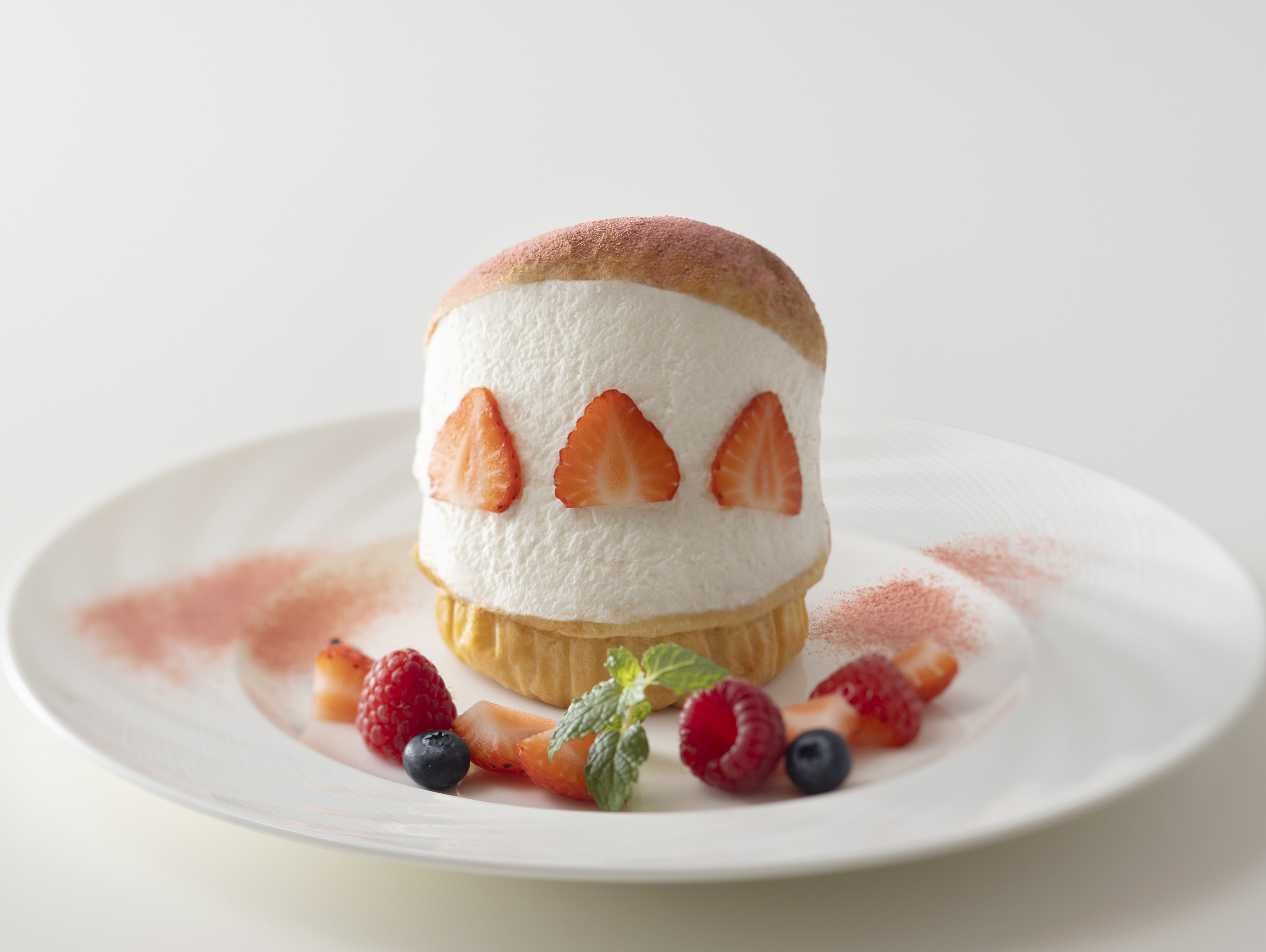 【札幌グランドホテル】トレンドスイーツをひんやり冷たく 「マリトッツォアイスクリーム いちご」新発売のサブ画像3