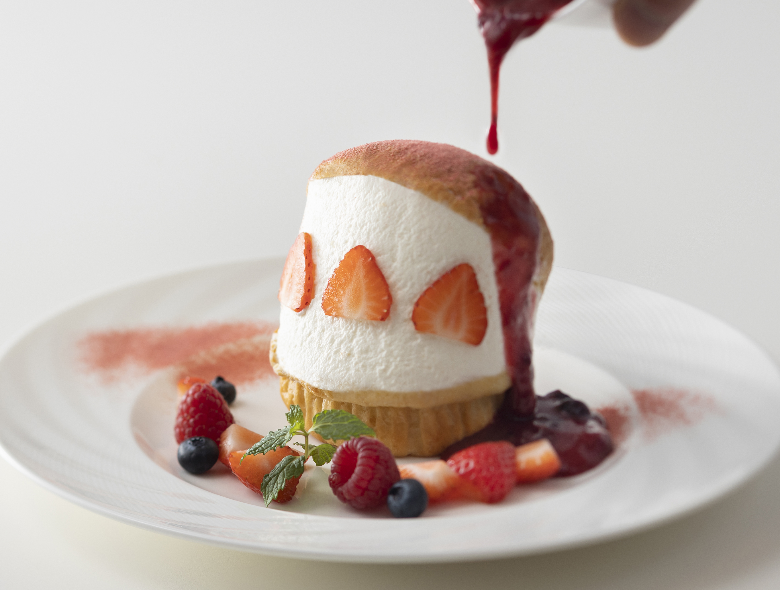 【札幌グランドホテル】トレンドスイーツをひんやり冷たく 「マリトッツォアイスクリーム いちご」新発売のサブ画像4