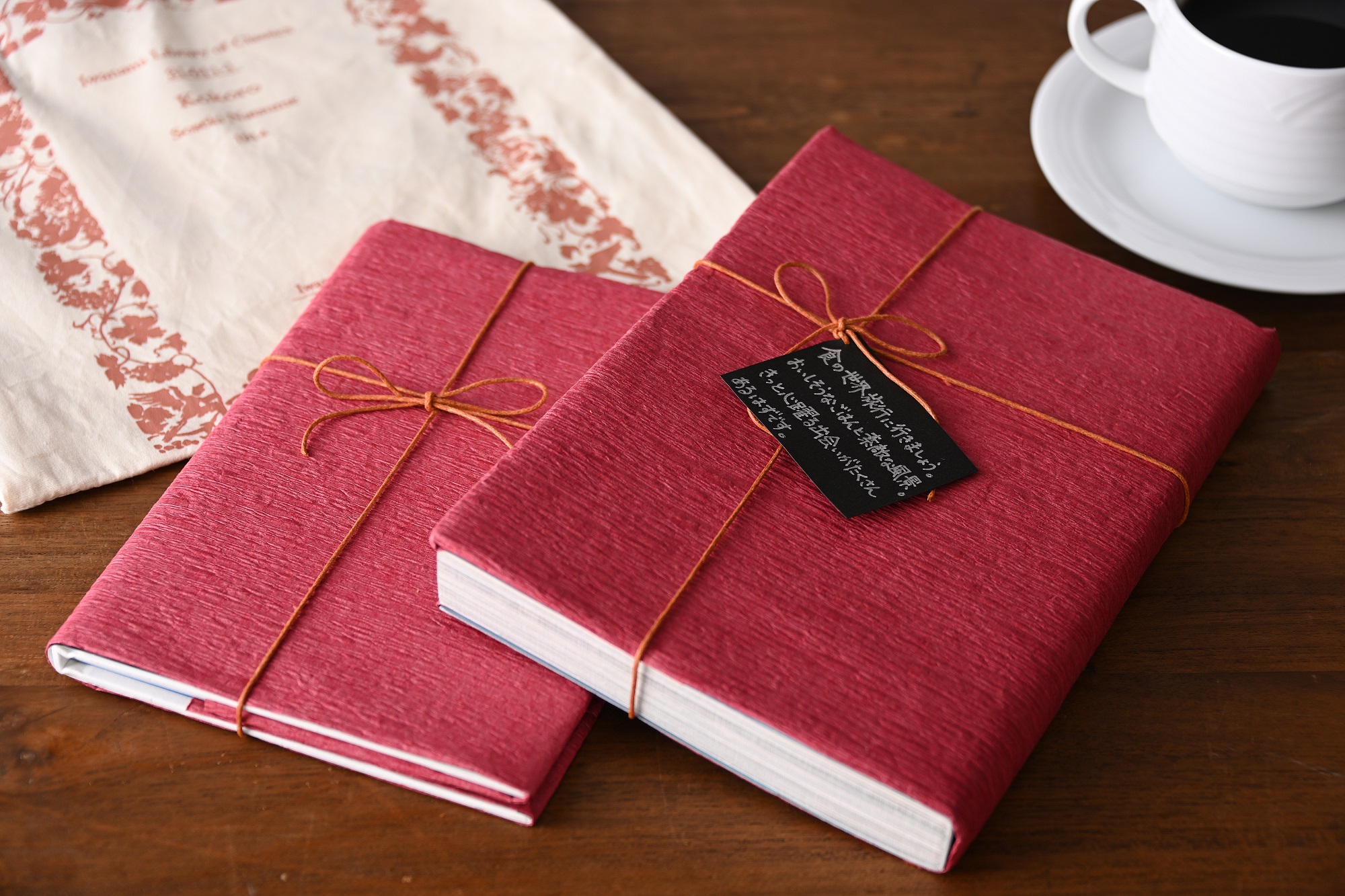 【リーガロイヤルホテル広島】《読書好きへ贈る》 sofa HIROSHIMAとのコラボレーション。『おこもり読書ステイ』で本との“ブラインドデート”をのサブ画像2_シークレットブック＆ミニトートバッグ（イメージ）