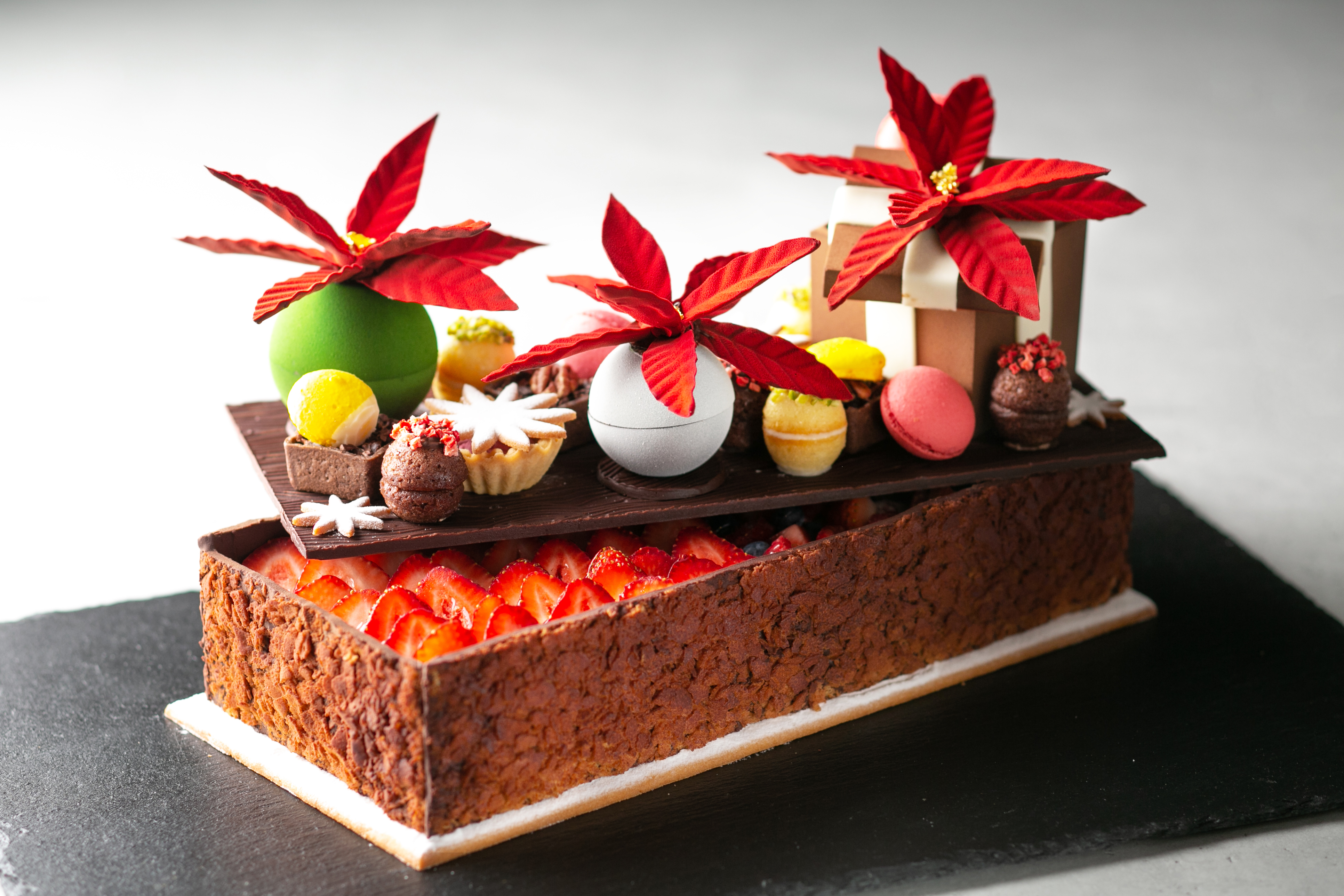 【新横浜プリンスホテル】ケーキで味わう世界旅行！各国のスイーツをイメージしたケーキ等“おうちクリスマス”を彩るクリスマスケーキを販売のサブ画像5