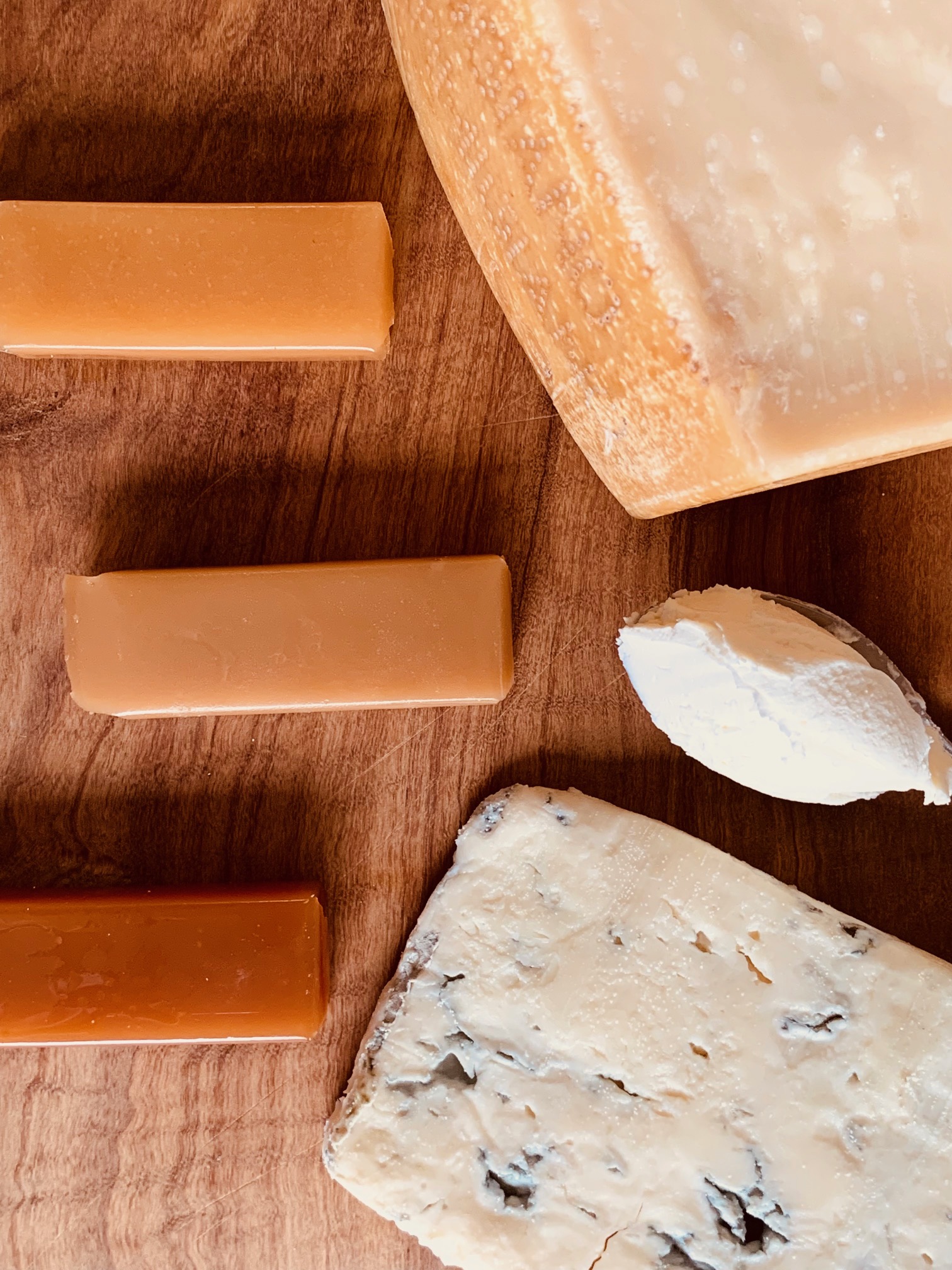 【新商品】世界チーズ商会からイタリア産チーズがたっぷり配合された「CHEESE羊羹」3フレーバーが登場！のサブ画像3_チーズ羊羹中身