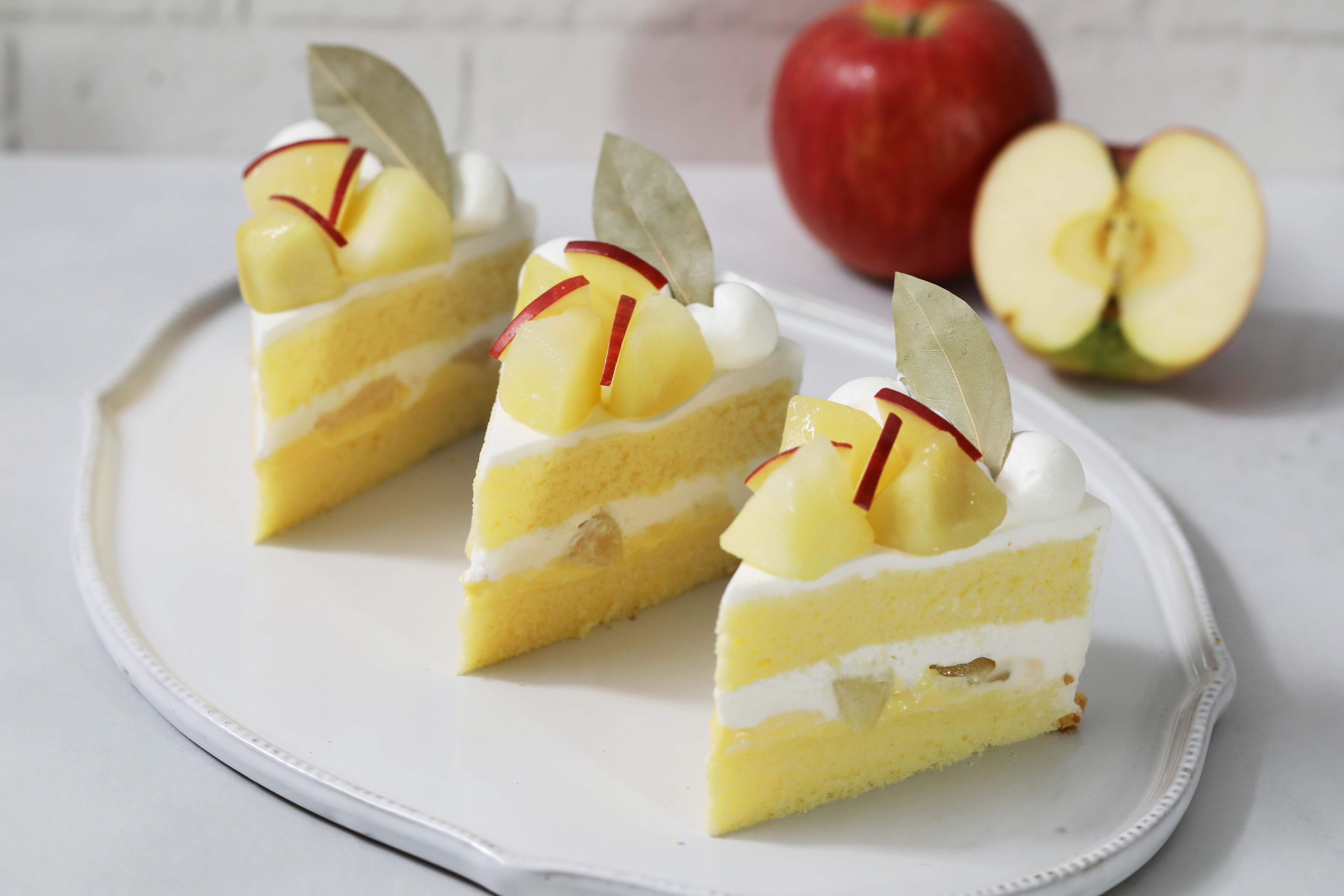 【2021年初登場！りんごを使ったケーキ】「PÂTISSERIE PINÉDE（パティスリーピネード）」より、「季節のショートケーキ りんご」を発売のサブ画像2