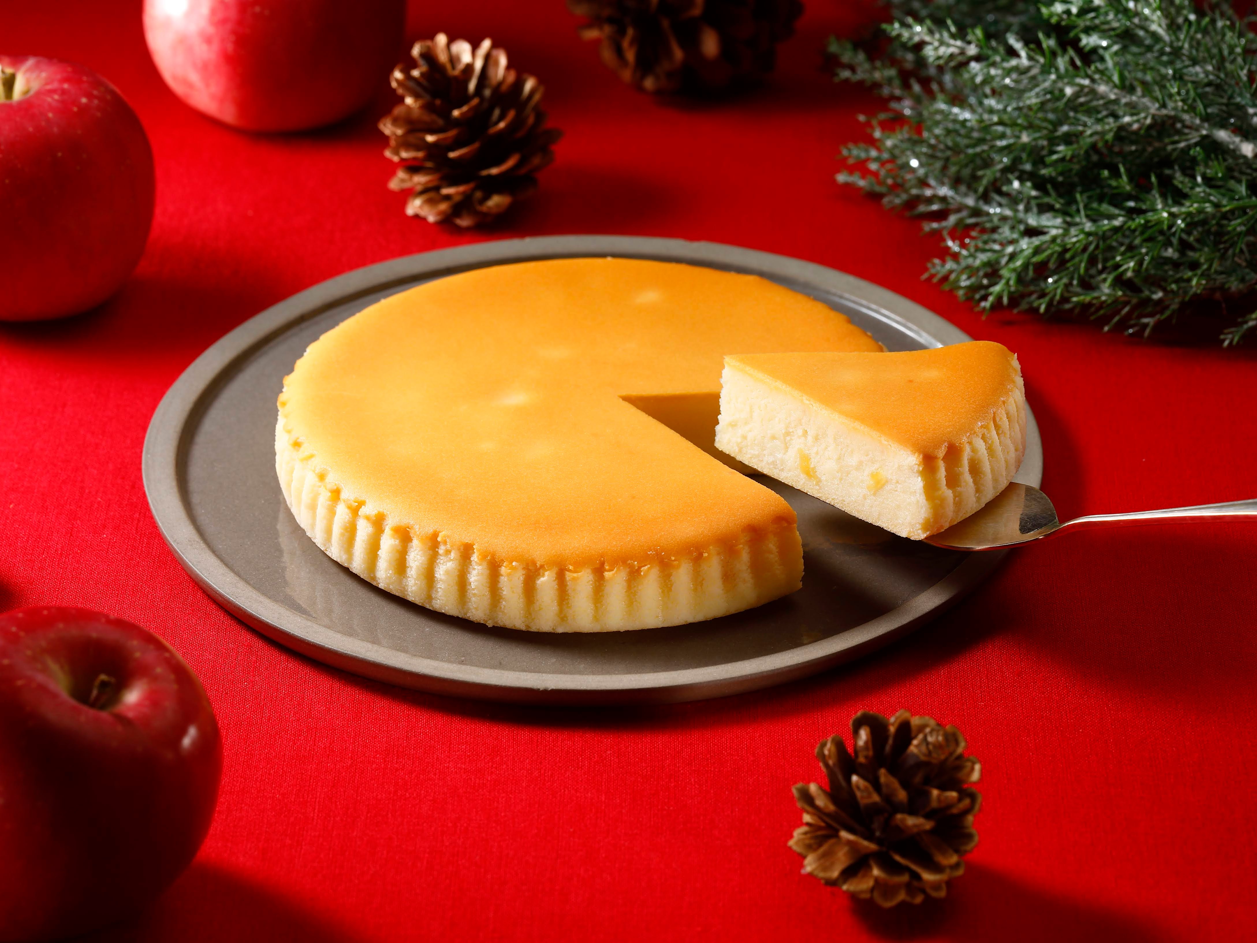 クリスマスへ向けた冬の定番スイーツ。チーズケーキの“りんご”味とシュトーレンが同日発売決定！2021年11月1日（月）発売開始のサブ画像1