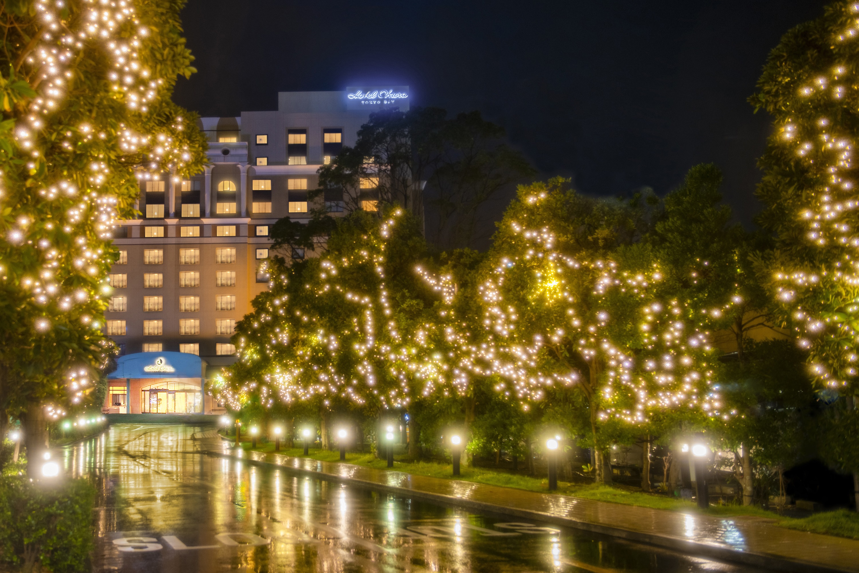 【ホテルオークラ東京ベイ】ホテルのお部屋でクリスマスを満喫！クリスマス装飾を施したデコレーションルームを期間限定で販売のサブ画像4_シャンパンゲート