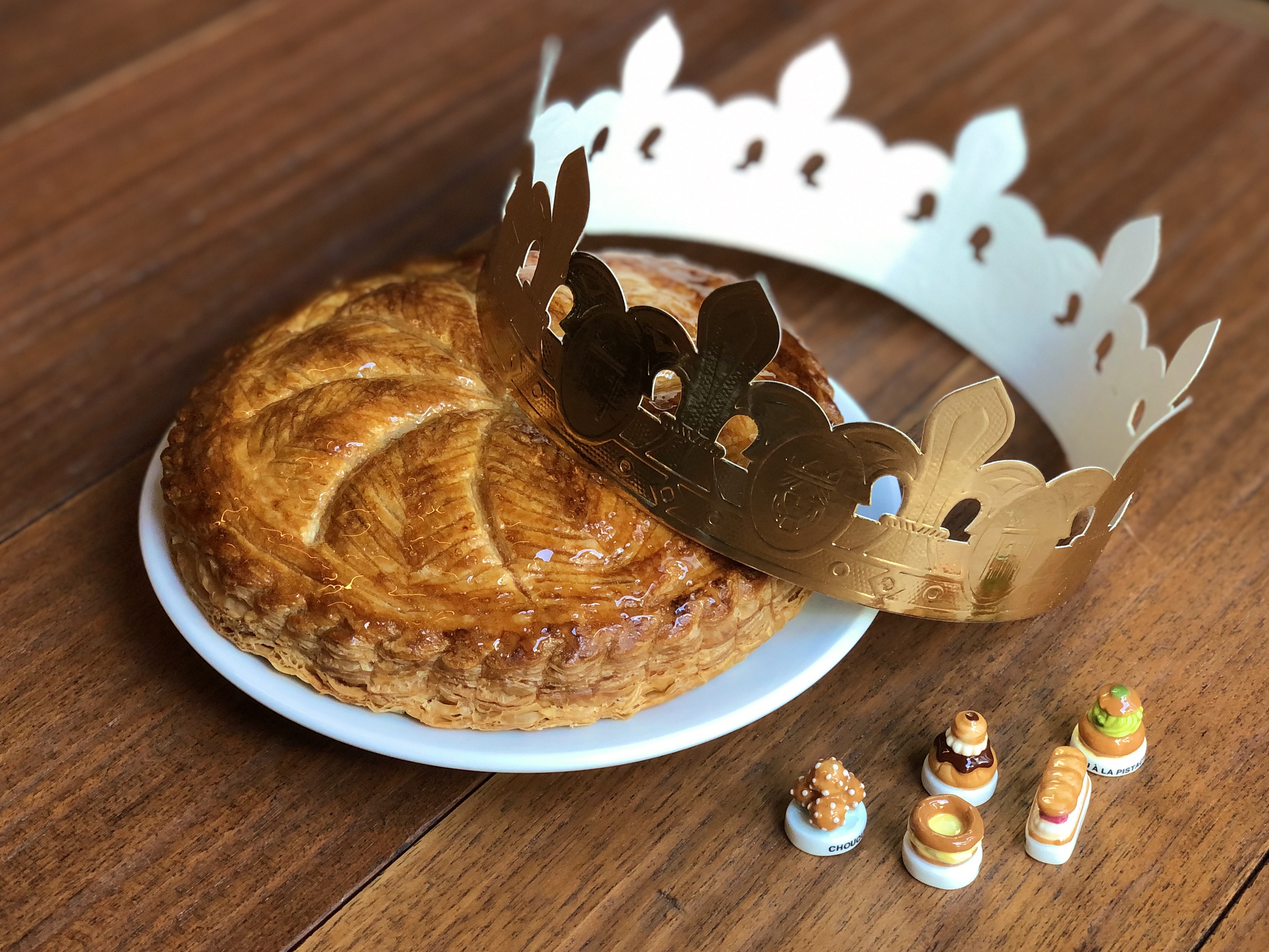 東京ミッドタウン日比谷「Buvette（ブヴェット）」新年を祝うフランス伝統菓子を予約テイクアウト販売 「ガレット・デ・ロア」のサブ画像1