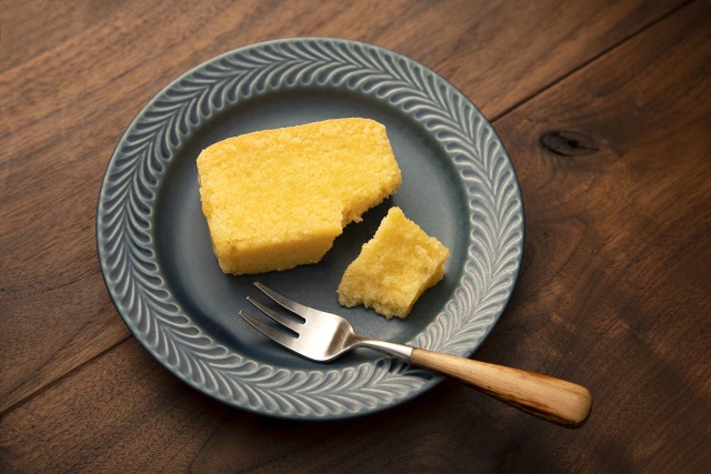 全国放送テレビで話題の和歌山スイーツ「すっぱすぎる」生レモンケーキの次は「食べるレモネード」なレモンケーキ 新発売のサブ画像6_一口食べたら「うわ、レモン！」