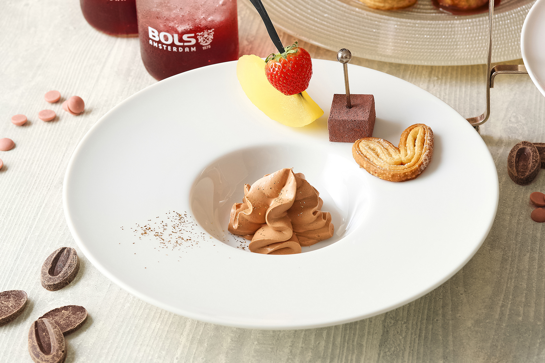 東京マリオットホテル　チョコレートのとろける甘さに浸る　「Brilliant Sweet Afternoon Tea（ブリリアント スイート アフタヌーンティー）」を発売のサブ画像4_アシェットデセール