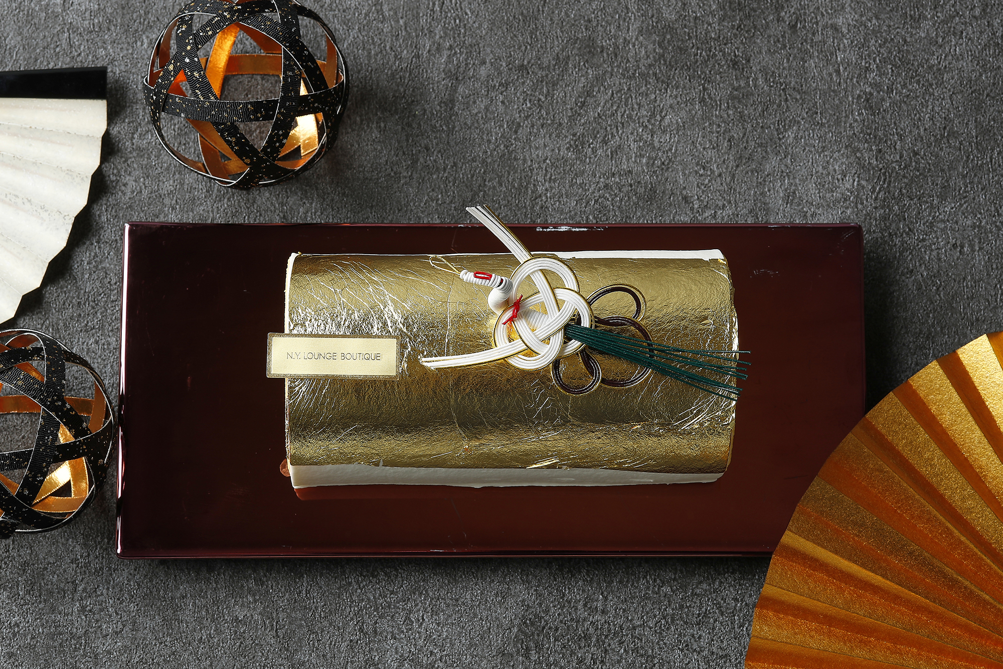 お正月限定の金箔ロールケーキとウインターケーキコレクションのサブ画像5_金箔ロールケーキ