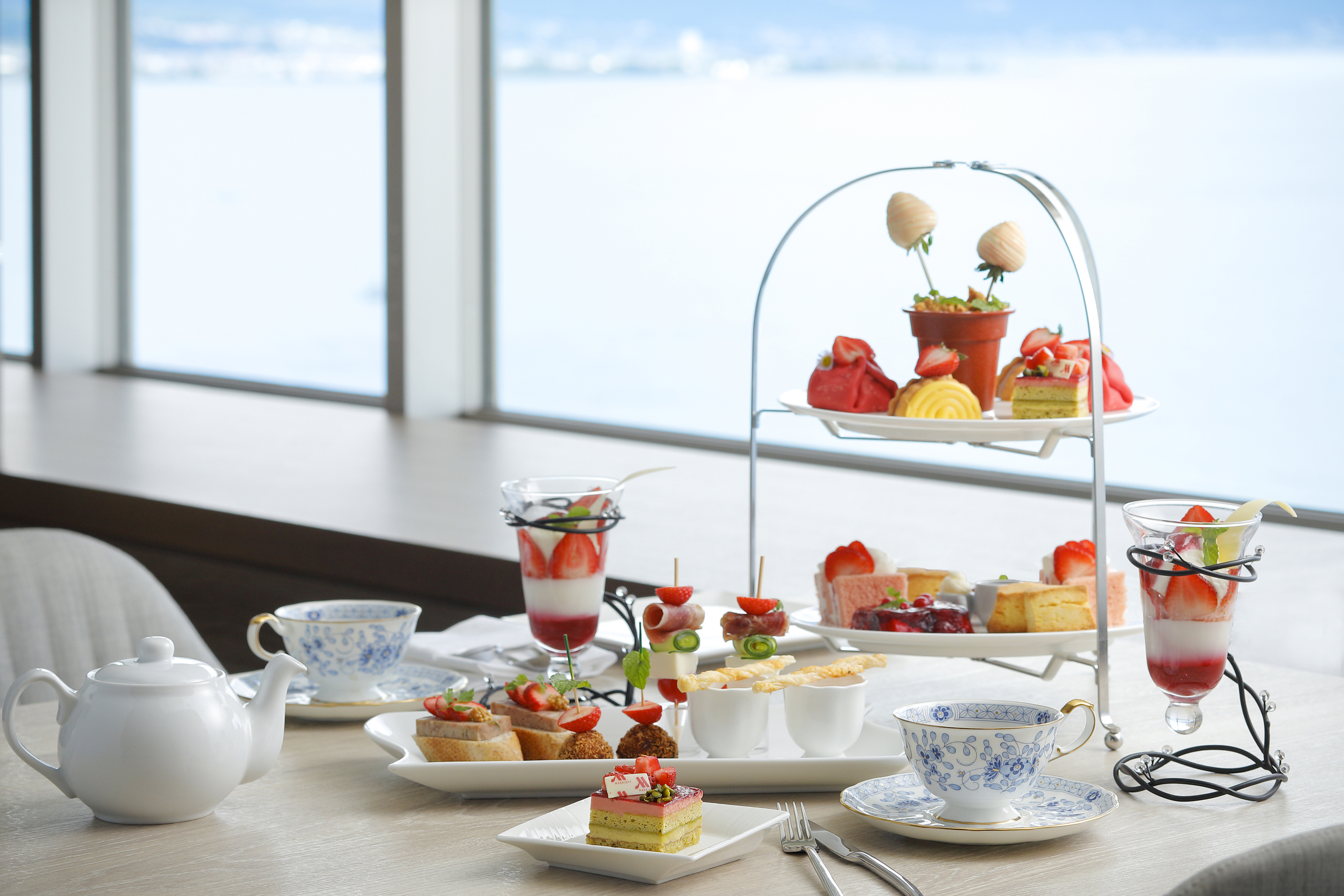 琵琶湖マリオットホテル　スイーツからセイボリーまでいちごづくしのアフタヌーンティー「Strawberry Afternoon Tea」を発売のサブ画像2_イメージ