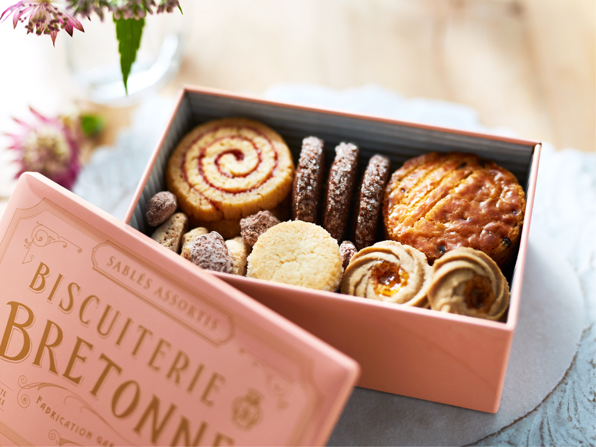 2022 ブルトンヌのバレンタイン・ホワイトデーギフト焼き菓子専門店「ビスキュイテリエ ブルトンヌ」毎年完売の2月3月限定のクッキー缶“ピンク缶”が、2色になって登場！のサブ画像2