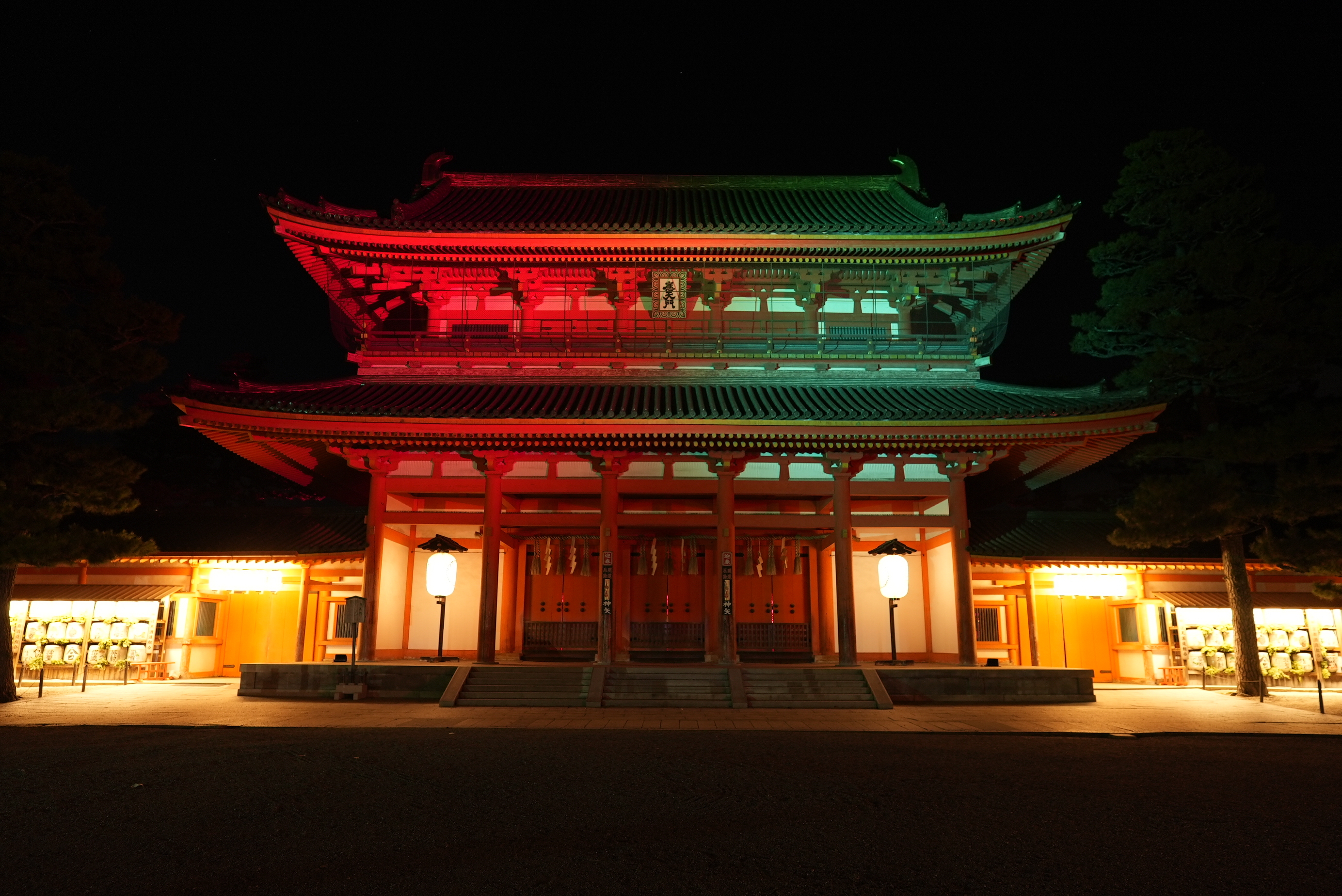 初詣の分散参拝は、京都・平安神宮で、NAKEDのニュースタイル夜間参拝のサブ画像2
