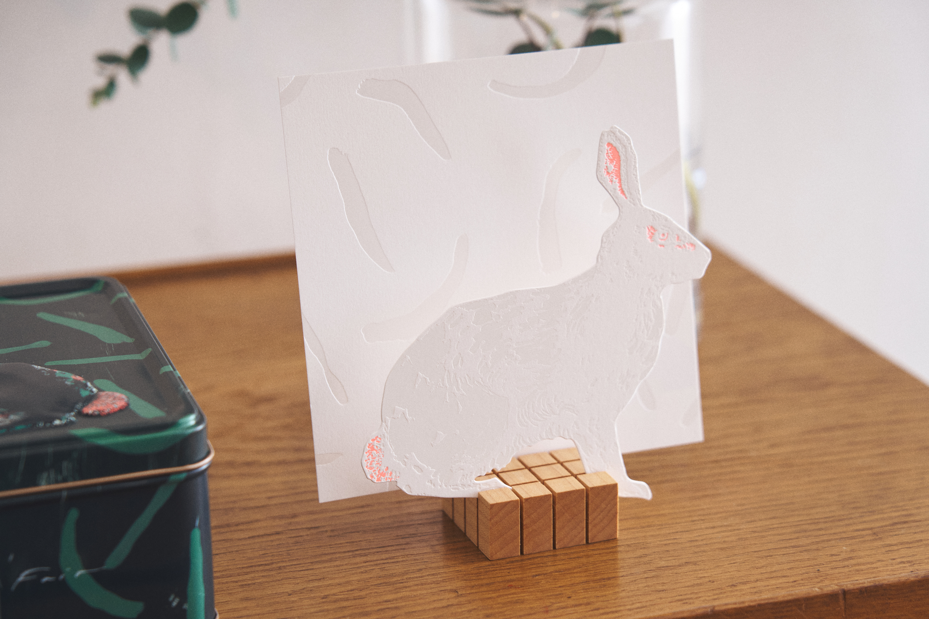 画家・田中健太郎×フェアリーケーキフェア、“大人の贈り物”がテーマの「うさぎのアートボックス クッキー缶」4月5日（水）新発売！のサブ画像6