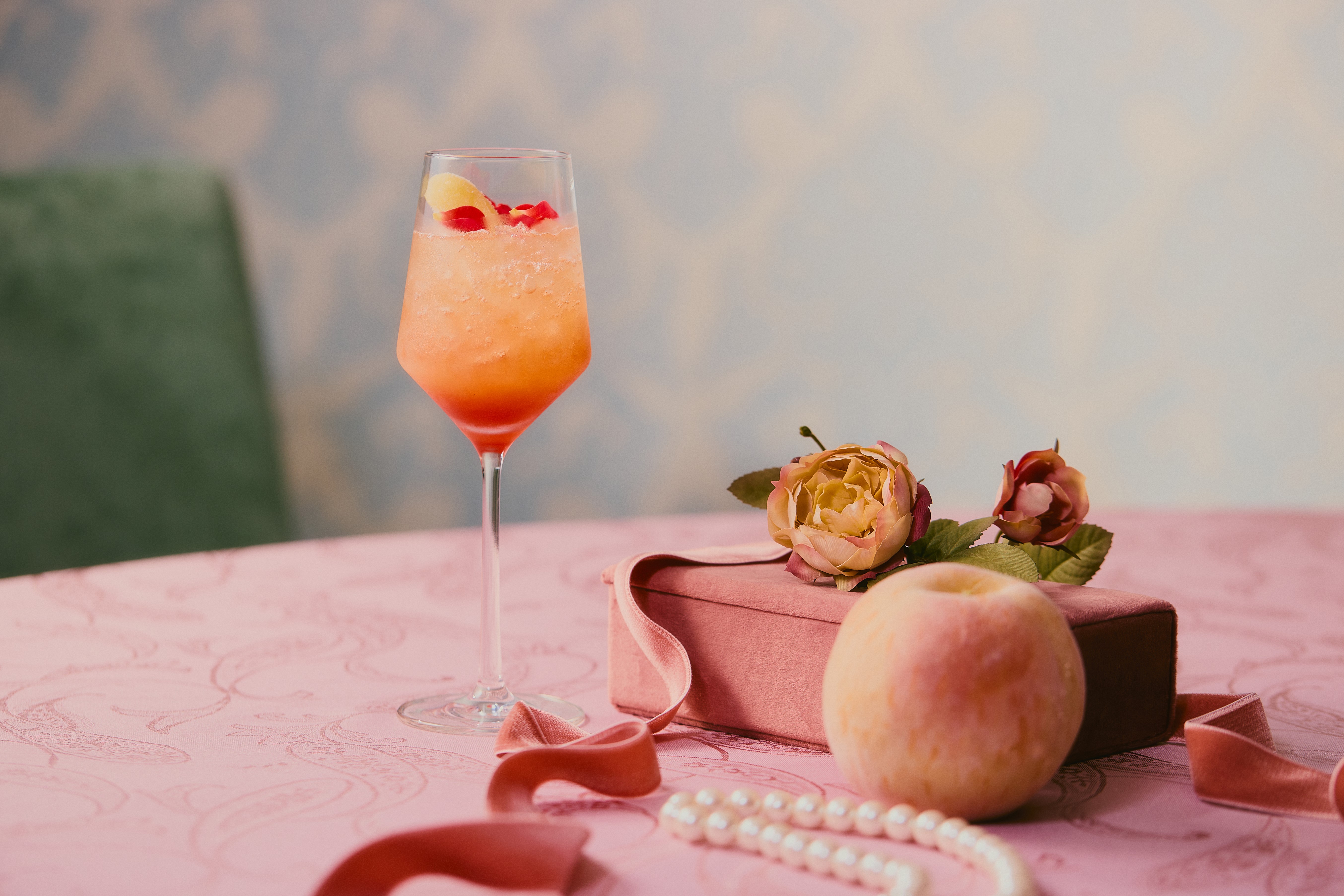 “マリー・アントワネット”の世界へようこそ　Let them eat Peach Afternoon Teaのサブ画像3_ウェルカムドリンク「ピーチレディ」