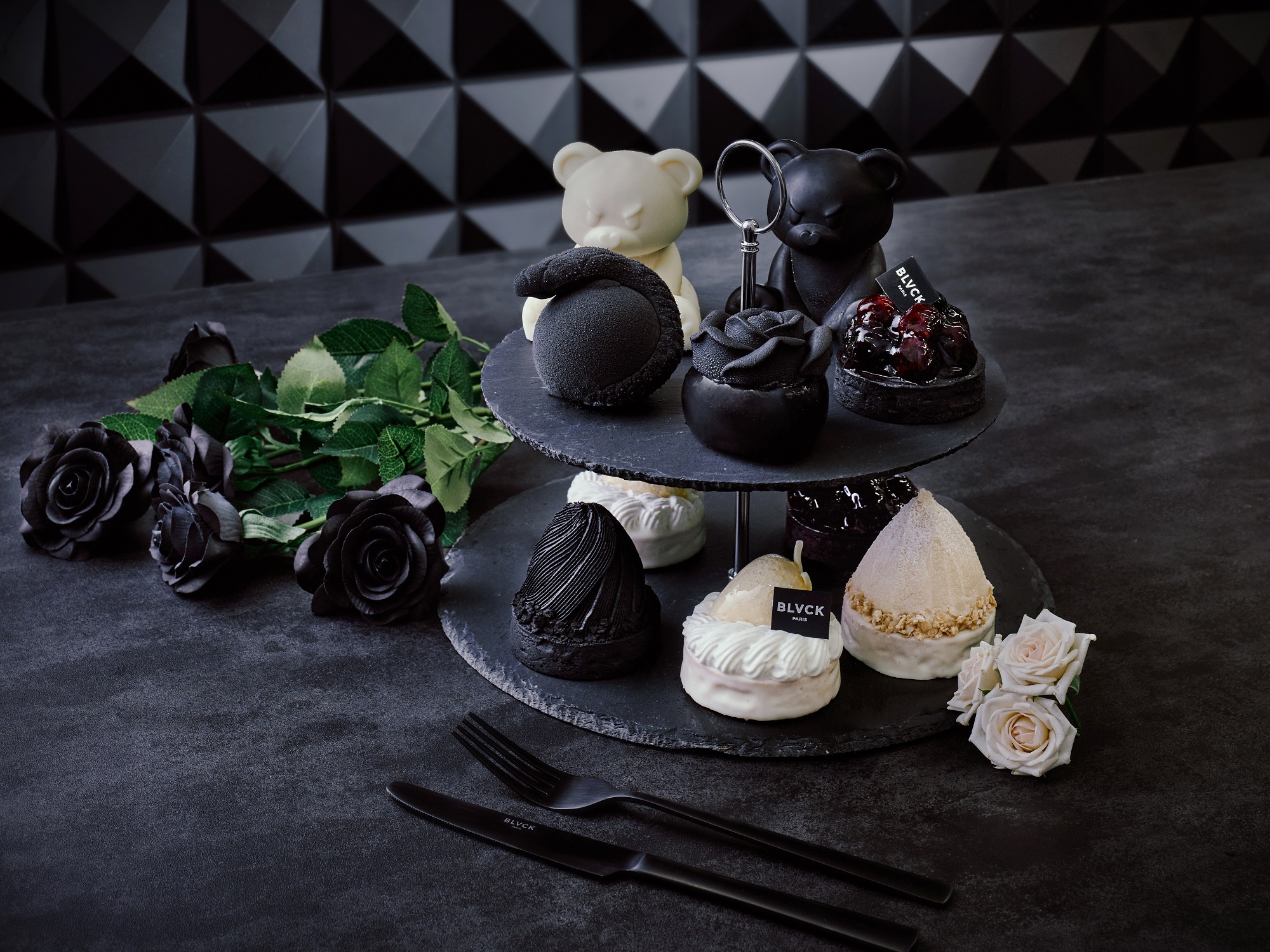 ​「漆黒のケーキ」に新作も登場～JR名古屋高島屋フランス展にBLVCK PARIS（ブラックパリ）初出店のサブ画像1