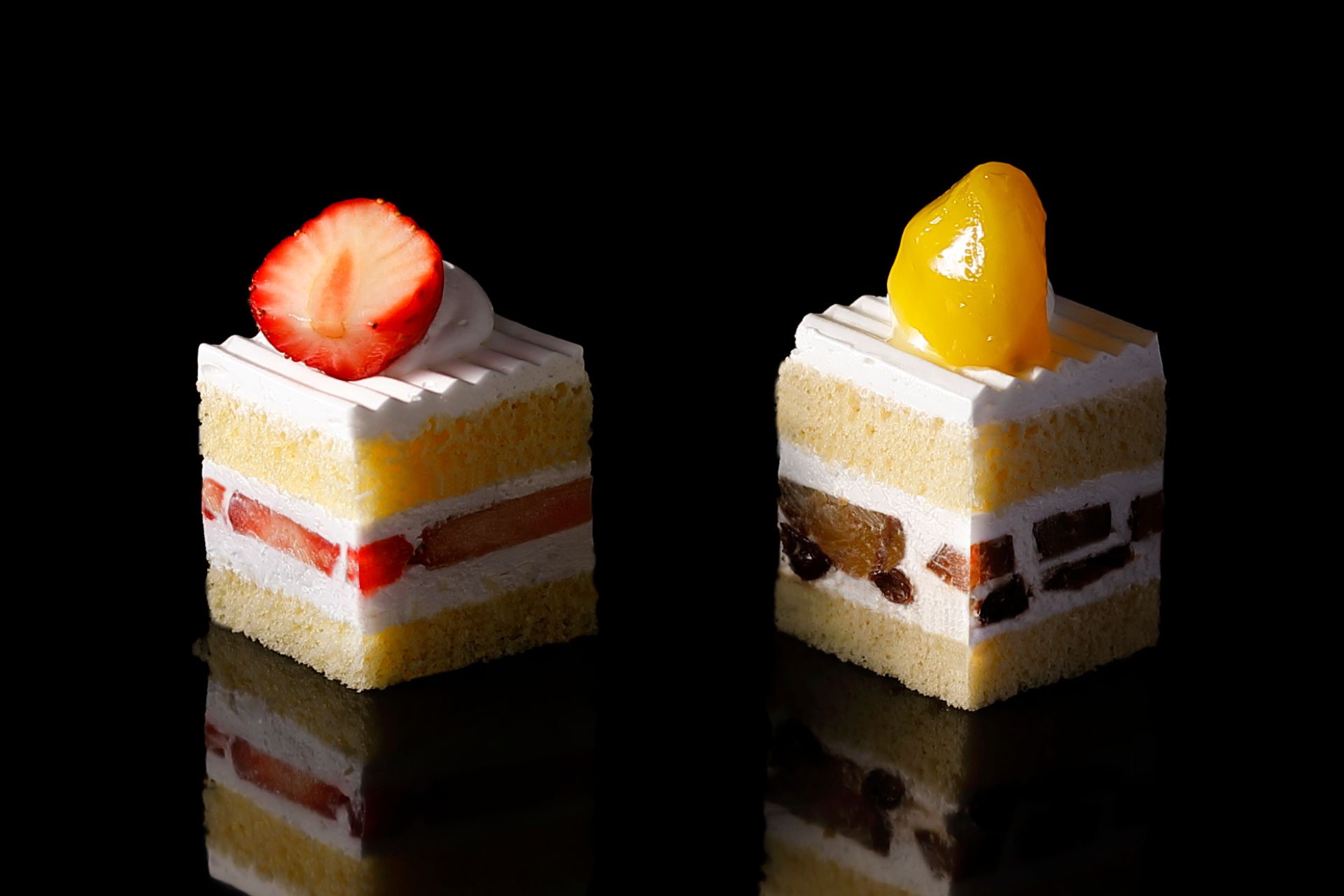 秋のスイーツ大収穫祭！「いもくりなんきん」スイーツビュッフェが9月から開幕！のサブ画像4_左：いちごのショートケーキ　右：マロンショートケーキ