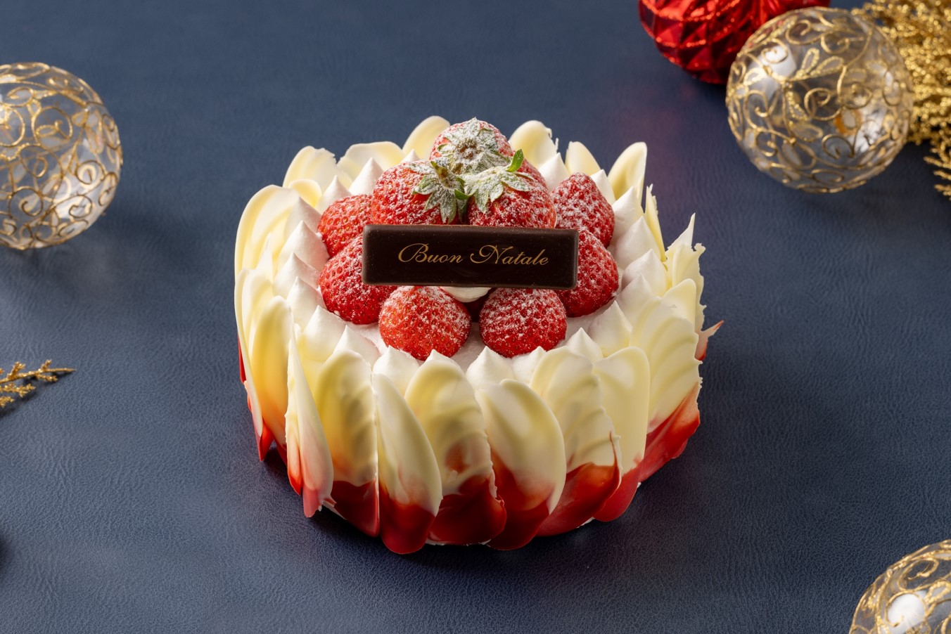 ホリデーテーマ“Grand Love（大きな愛）“を表現したハート型のチョコレートケーキ、 赤と緑のクリスマスカラーケーキなど8種類のクリスマスケーキが登場！のサブ画像10