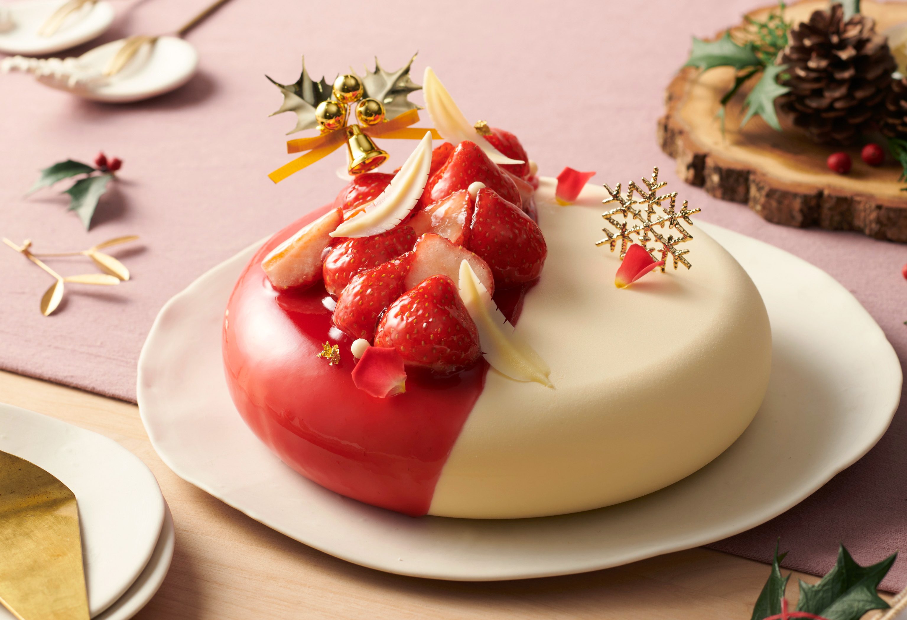 四季菓子の店 HIBIKA（ひびか）冬の夜を彩るクリスマスケーキの予約受付を10月7日（土）より開始いたします。のサブ画像1
