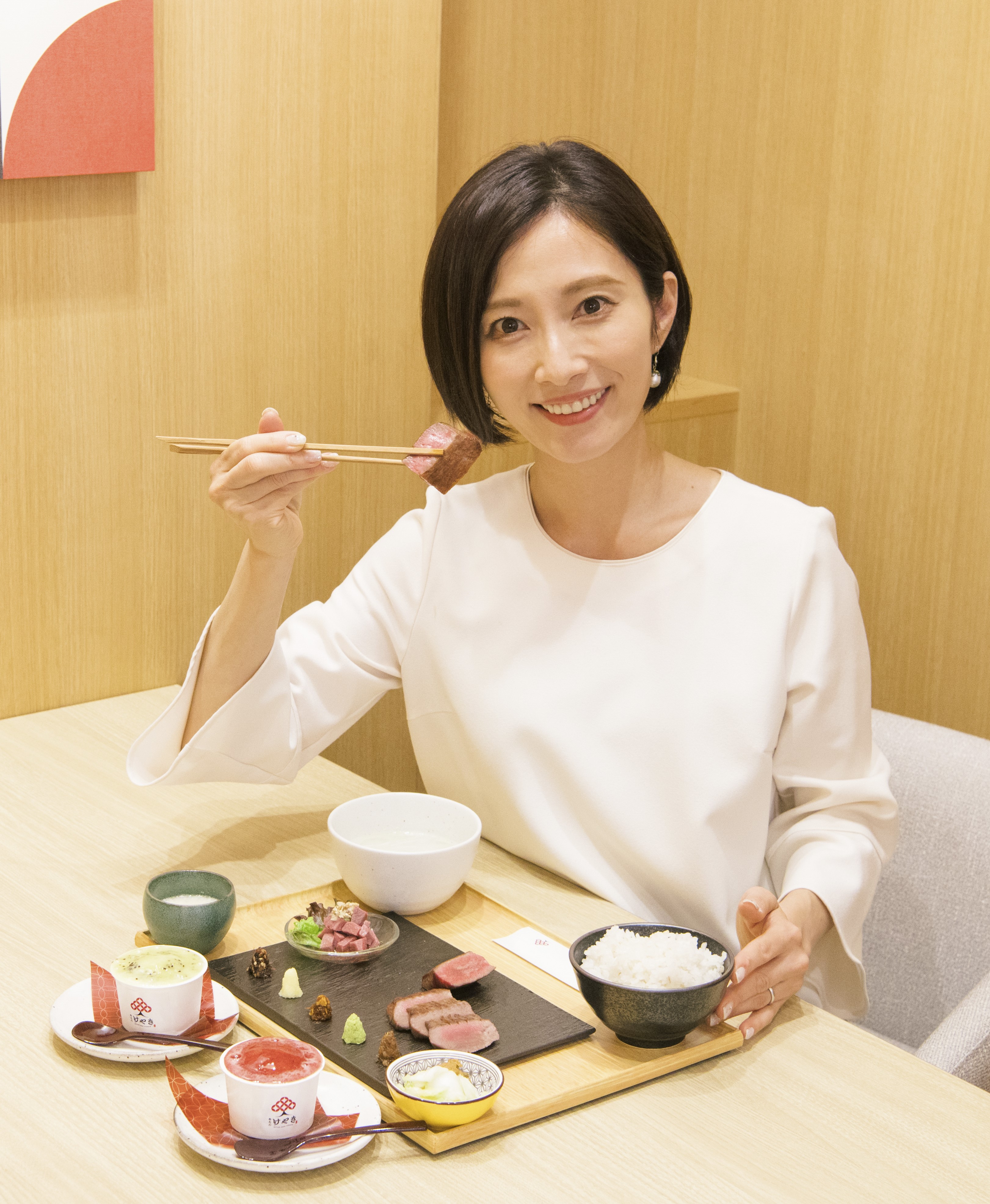 アンバサダー・亀井京子さんプロデュース“KARADANEEDS®”健康志向ジェラート合計3000個を12月24・25日に牛たん けやき全店舗でプレゼントのサブ画像2_けやきアンバサダー・亀井京子さん